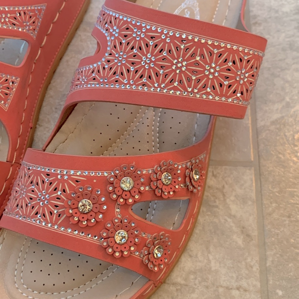 NWOT Atalina Coral Slide Sandals - Picture 2 of 7